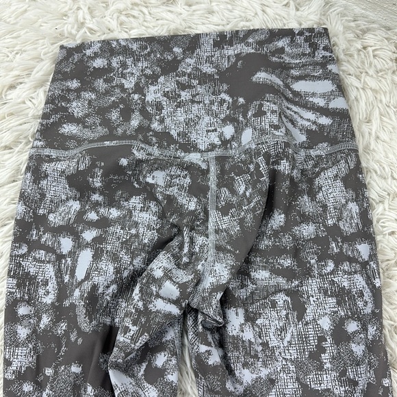 Lululemon Wunder Under Scalloped Hem High-Rise Crop 23" *Luxtreme Roll Down - Picture 4 of 5